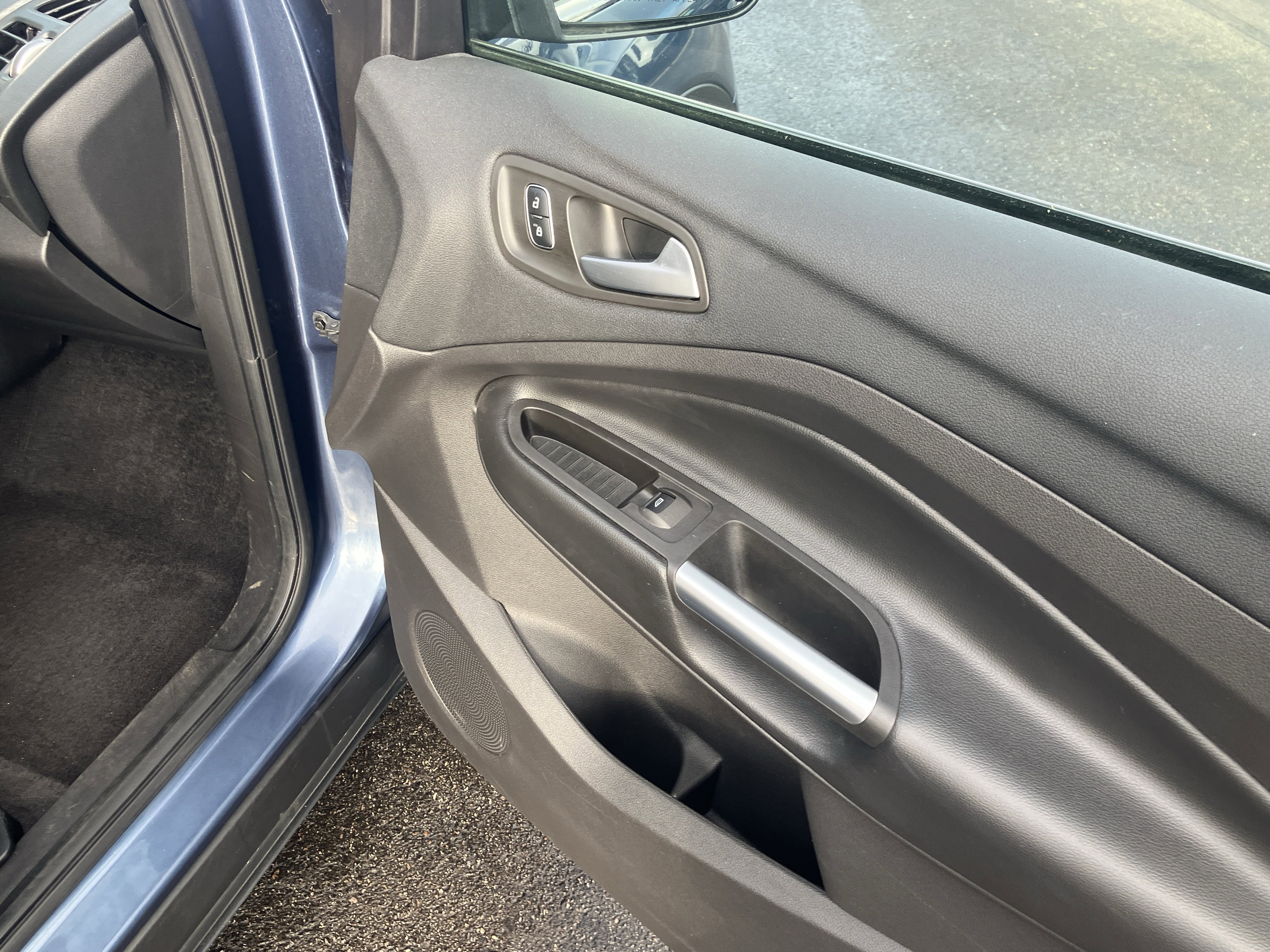 Used 2018 Ford Escape SEL image 10