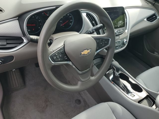 Certified 2025 Chevrolet Malibu LS FWD image 17