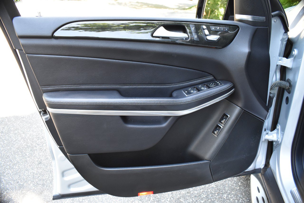 Used 2019 Mercedes-Benz GLS 550 4MATIC w/ Driver Assistance Package image 16