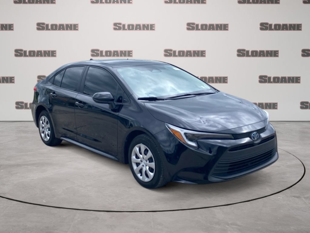 Used 2025 Toyota Corolla LE FWD image 7