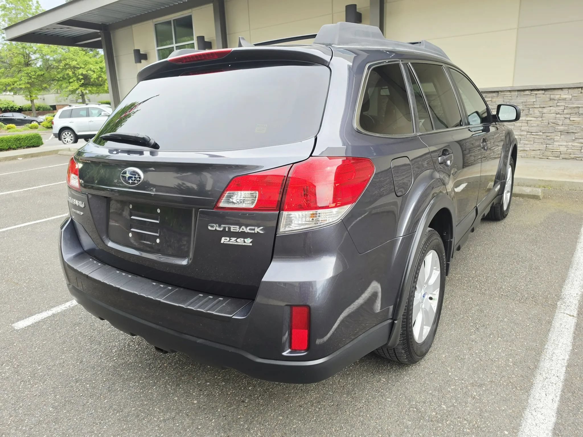 Used 2012 Subaru Outback 2.5i Limited AWD/4WD image 5