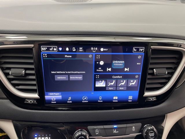 Used 2022 Chrysler Pacifica Touring-L image 3