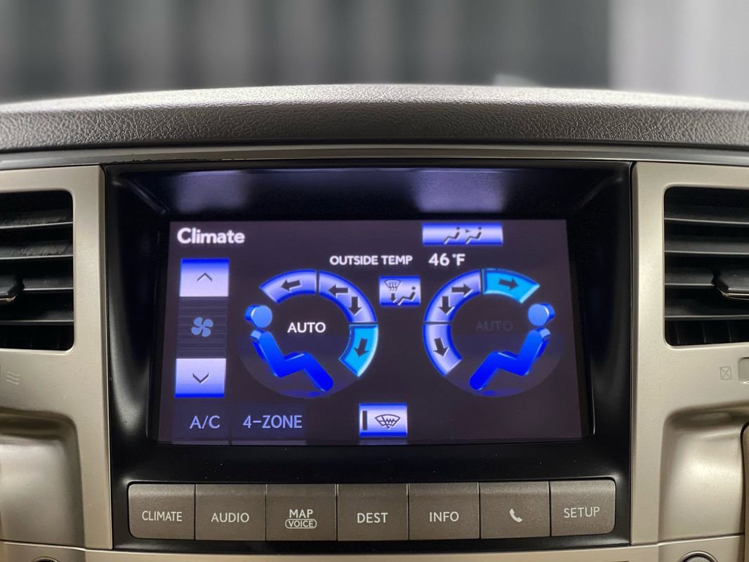 Used 2013 Lexus LX 570 4WD w/ Luxury Pkg image 35