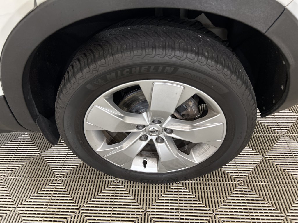 Used 2019 Volvo XC40 T5 Momentum AWD/4WD image 9