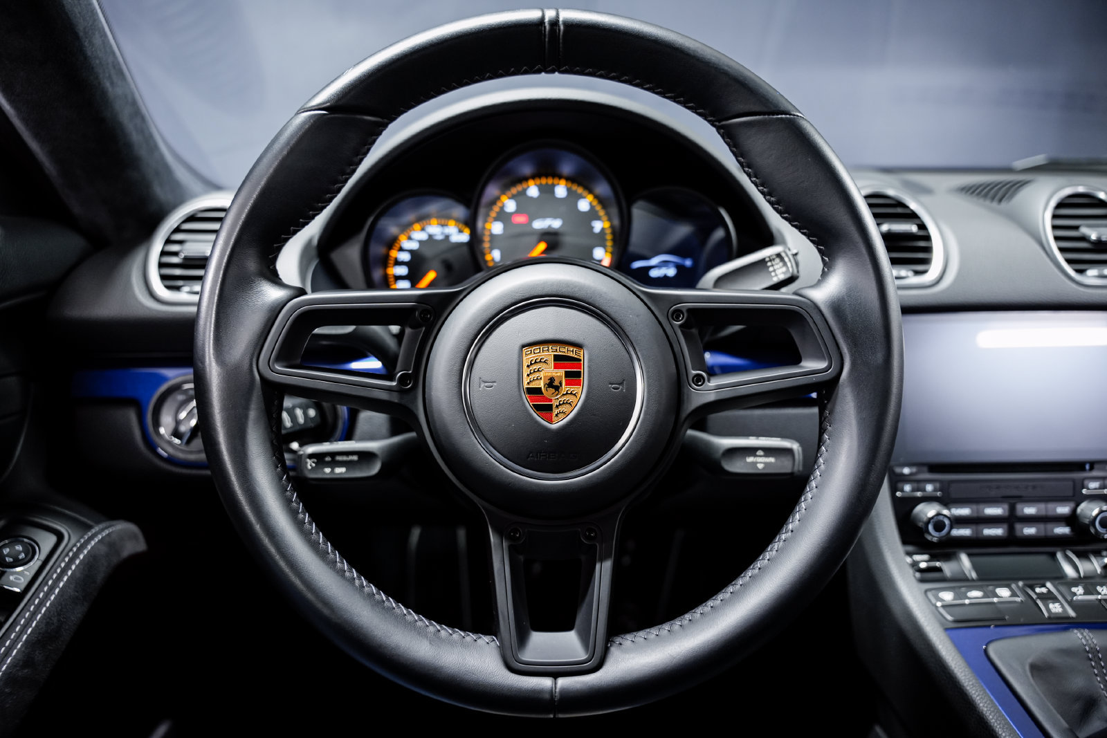 Used 2020 Porsche 718 Cayman GT4 RWD image 10
