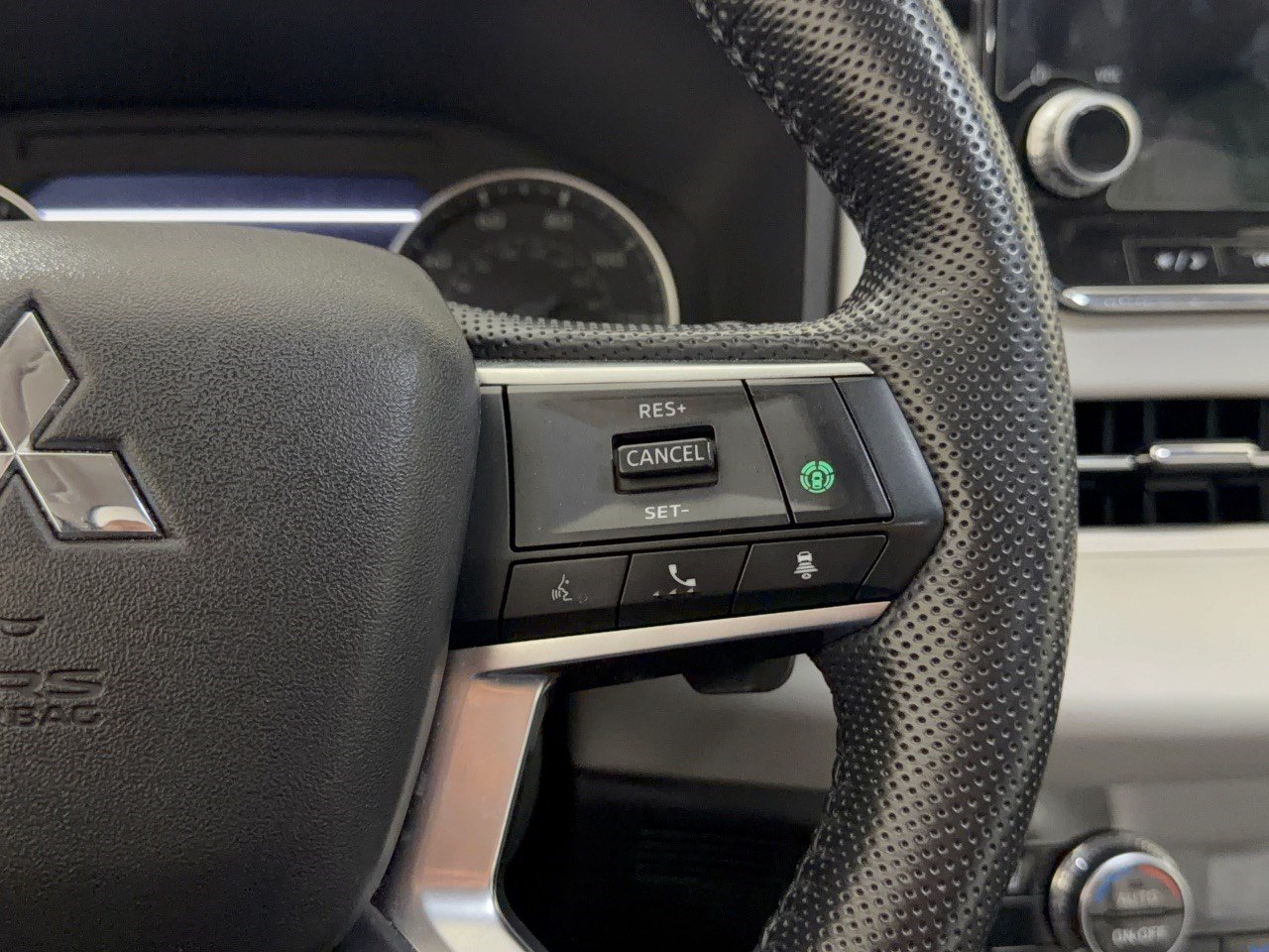 Used 2022 Mitsubishi Outlander SEL AWD/4WD image 19