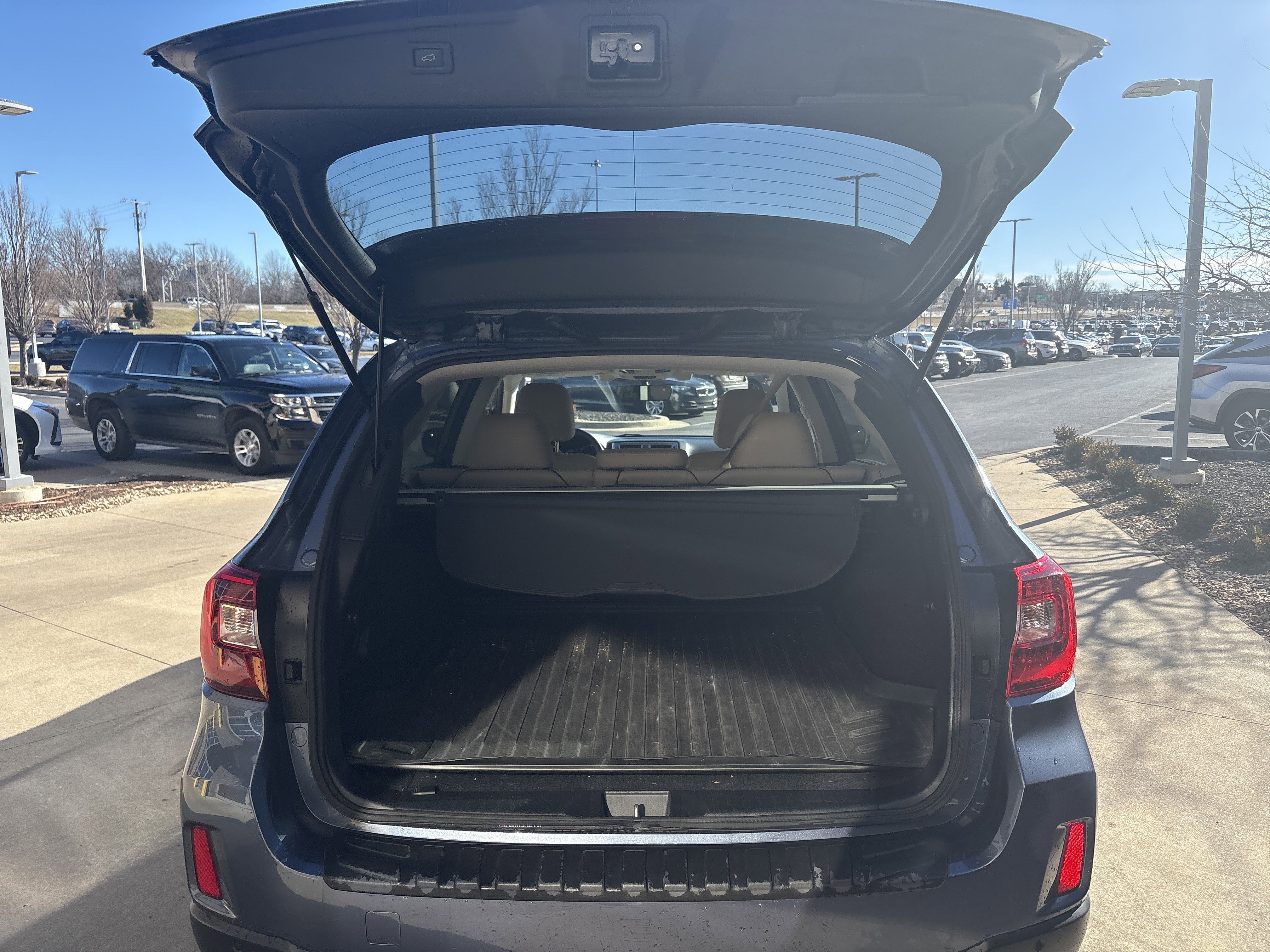 Used 2017 Subaru Outback 2.5i Limited image 31