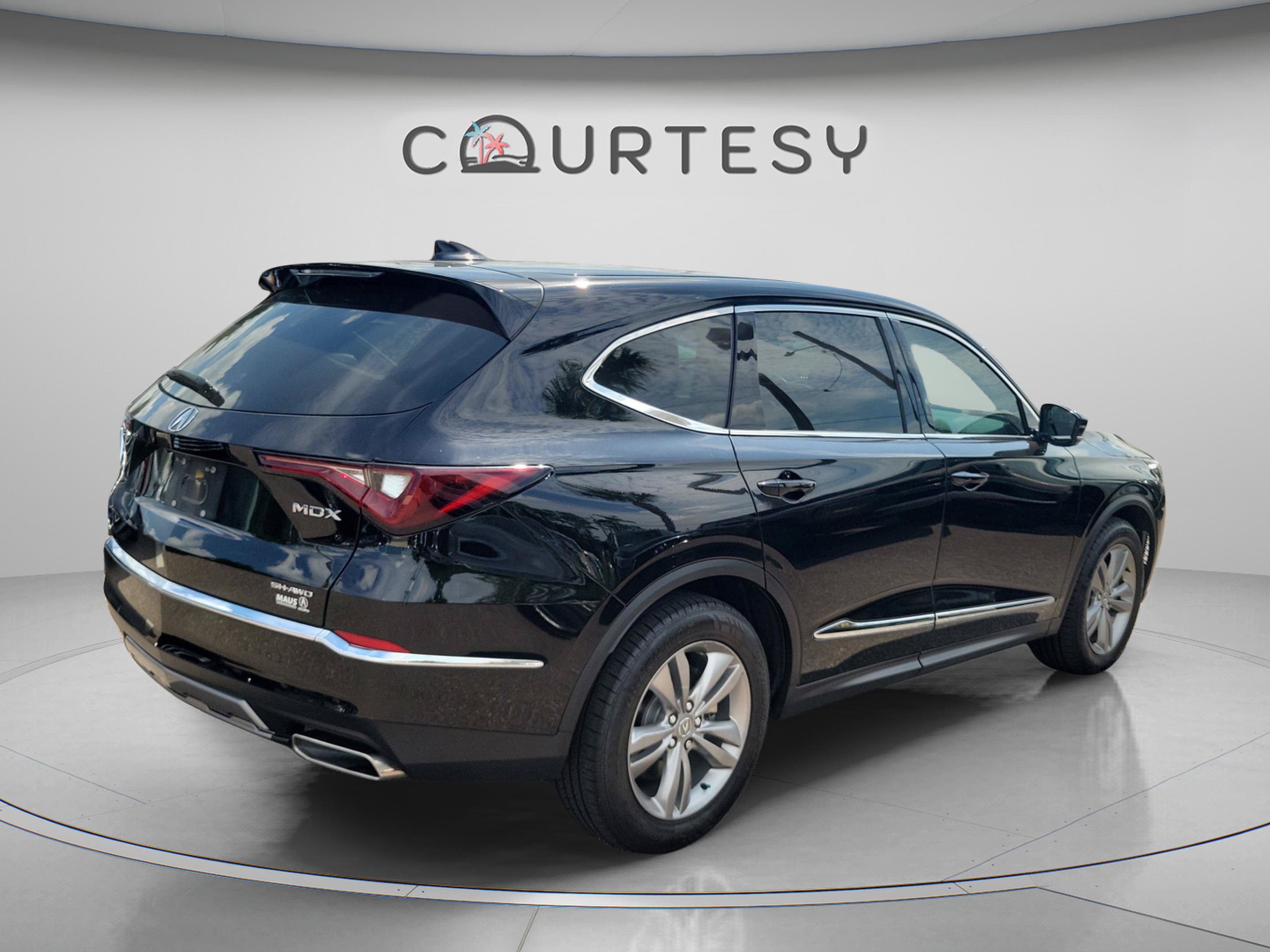 Used 2025 Acura MDX SH-AWD image 3