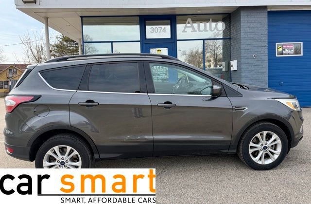 Used 2018 Ford Escape SE image 1