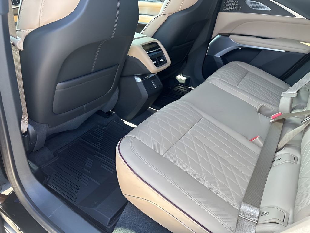 New 2026 Cadillac Lyriq Signature Luxury w/ Nappa Leather Package image 18