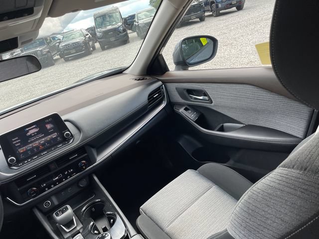 Used 2023 Nissan Rogue SV AWD/4WD image 22