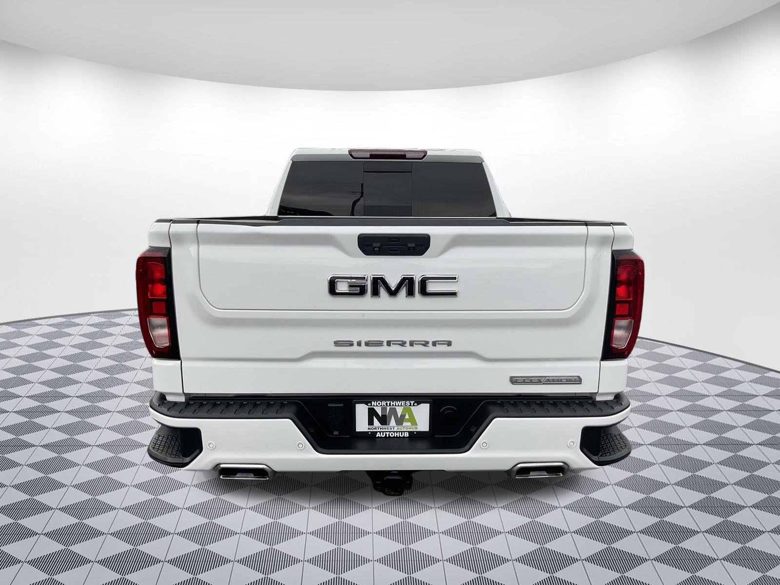 Used 2022 GMC Sierra 1500 Elevation w/ Elevation Premium Package AWD/4WD image 4