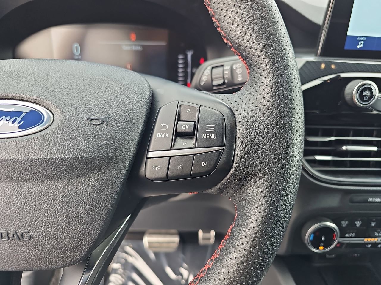 Used 2024 Ford Escape ST-Line image 18