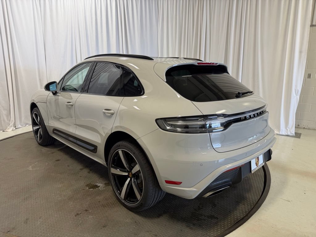 Certified 2026 Porsche Macan AWD/4WD image 3