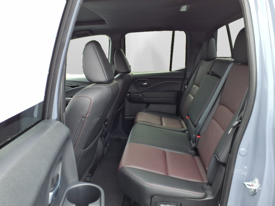 New 2026 Honda Ridgeline Black Edition image 11