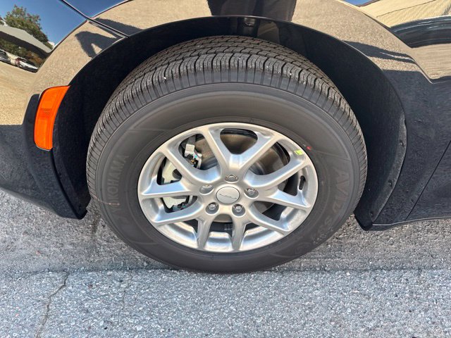 New 2027 Chrysler Pacifica LX FWD image 8