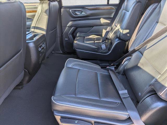 Used 2023 Chevrolet Suburban Premier image 17