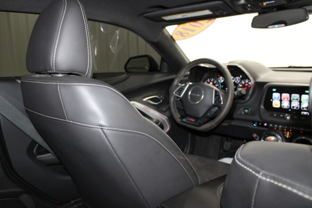 Used 2018 Chevrolet Camaro SS RWD image 28