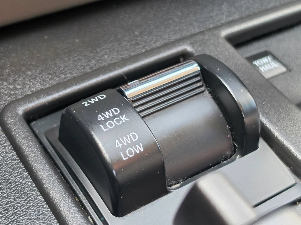 Used 2012 Jeep Liberty Sport AWD/4WD image 21