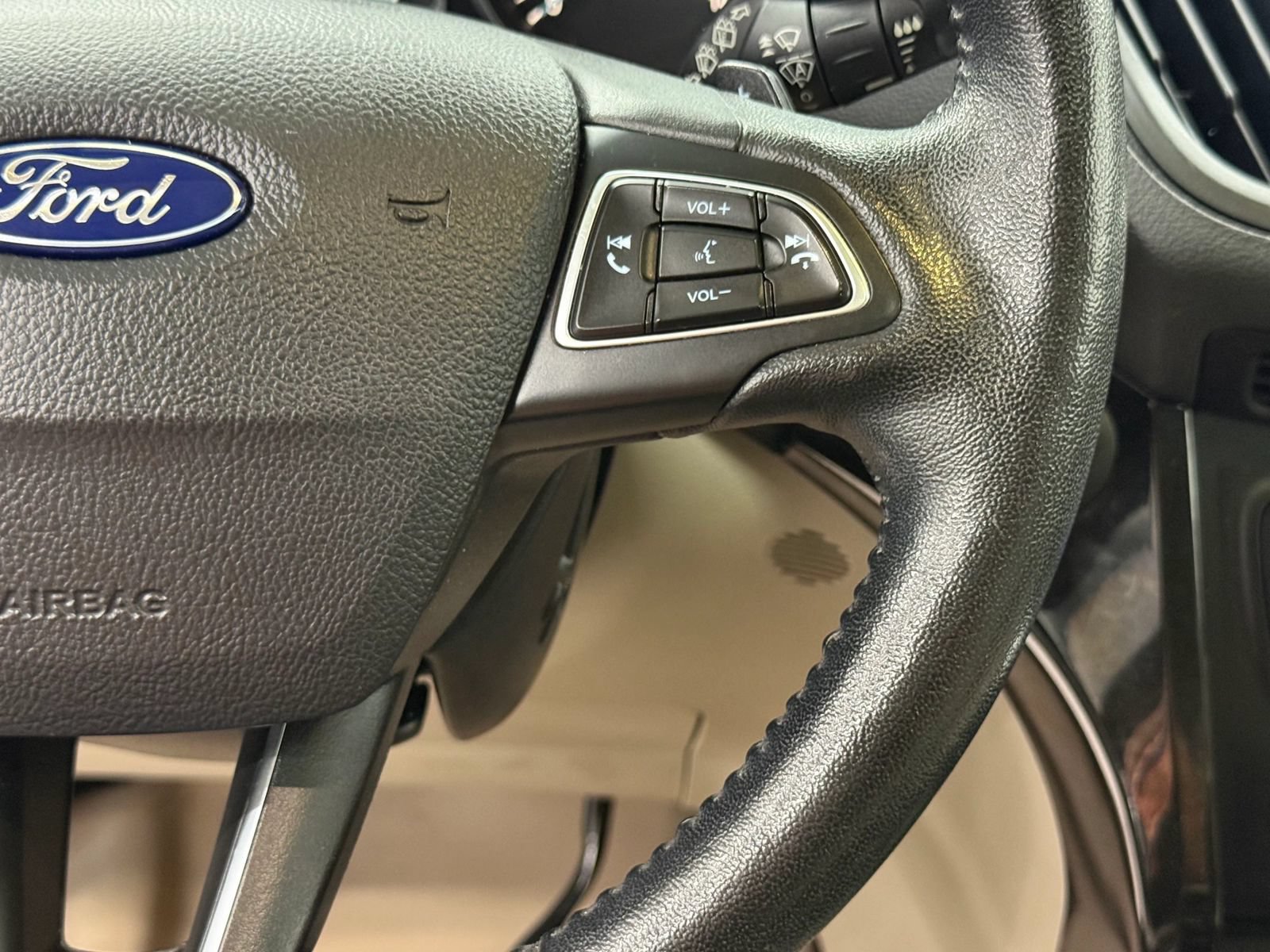 Used 2017 Ford Escape Titanium w/ Equipment Group 301A AWD/4WD image 30