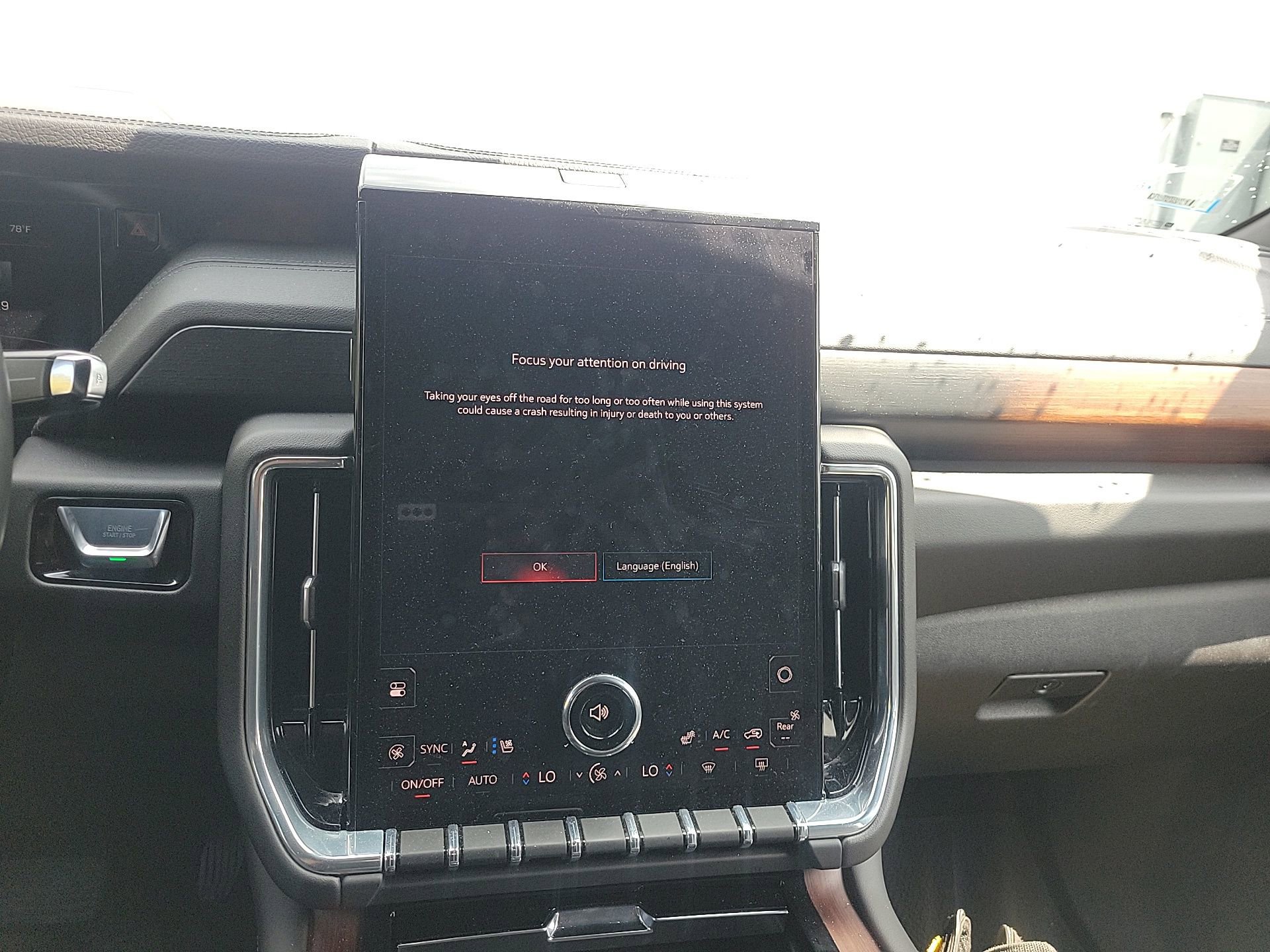 Used 2025 GMC Yukon Denali AWD/4WD image 33