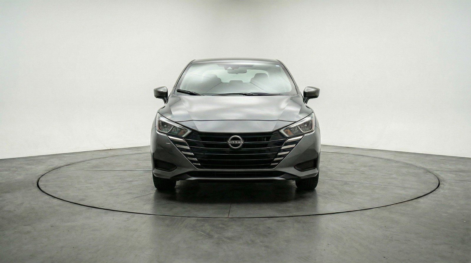 Used 2025 Nissan Versa SV image 2