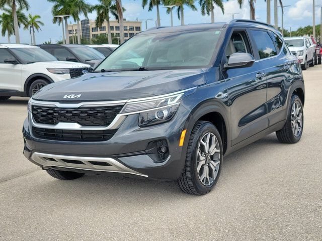 Used 2023 Kia Seltos EX AWD/4WD image 3