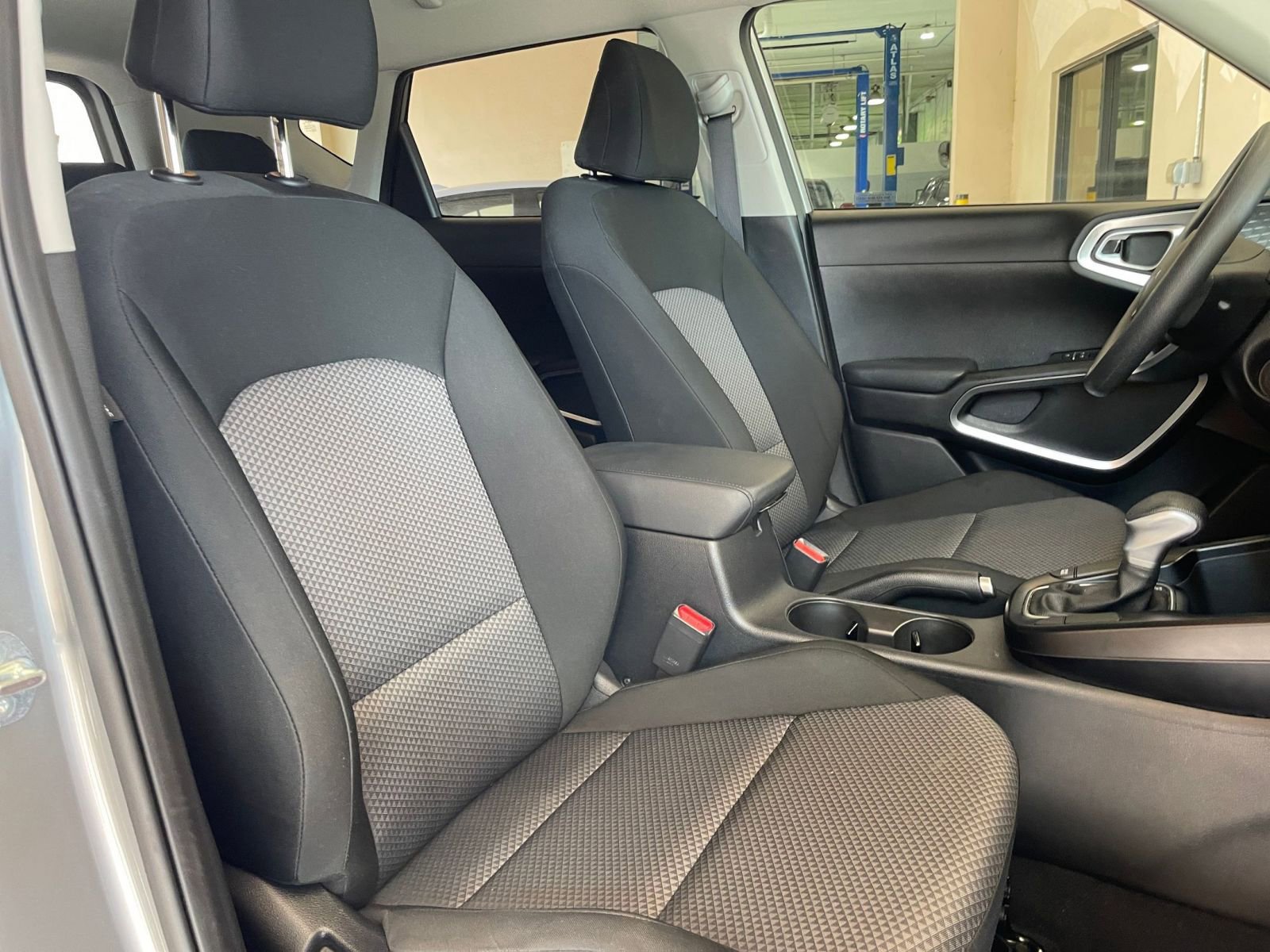 Used 2025 Kia Soul LX w/ LX Technology Package image 31