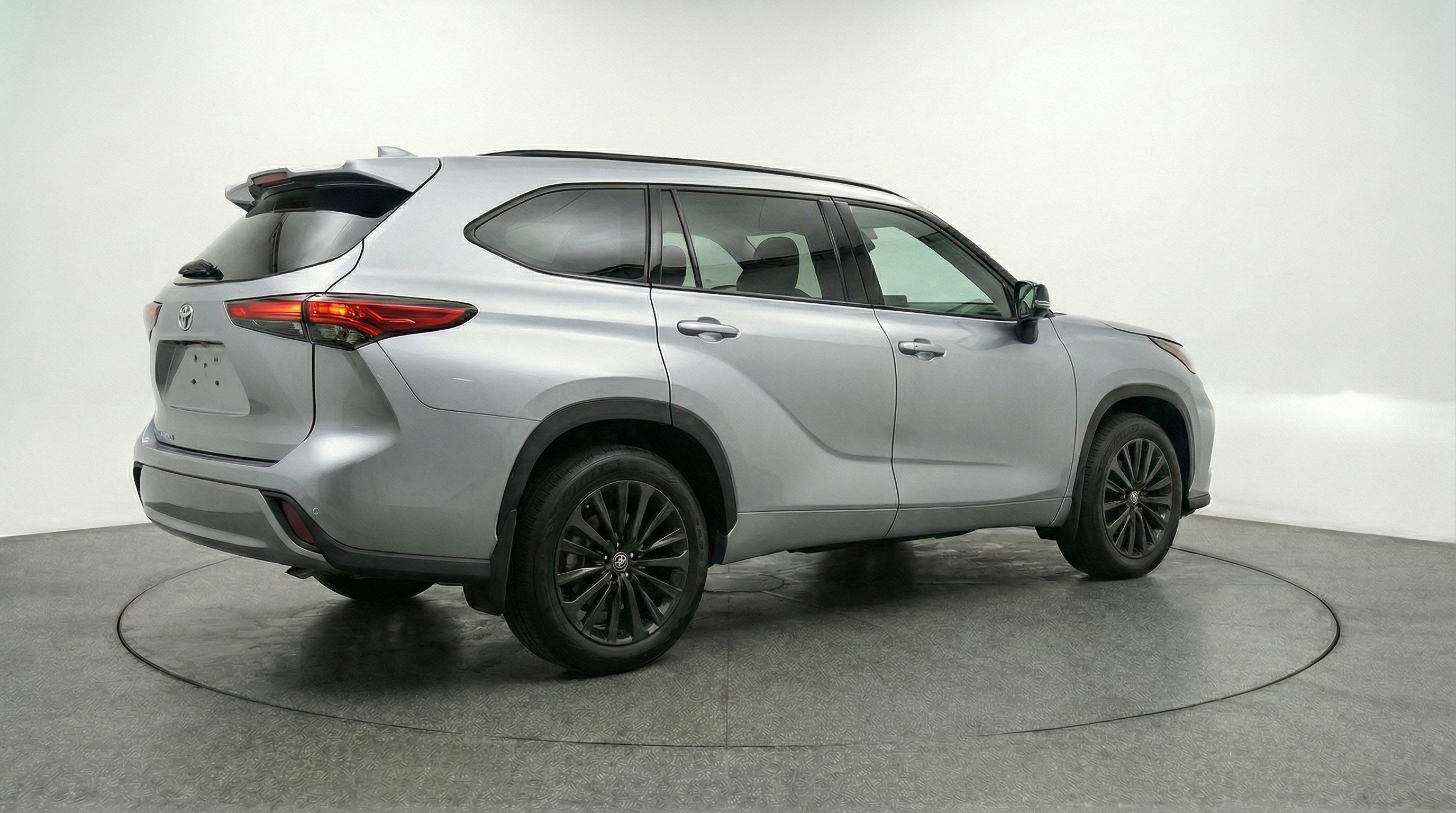 Used 2025 Toyota Highlander XSE image 9