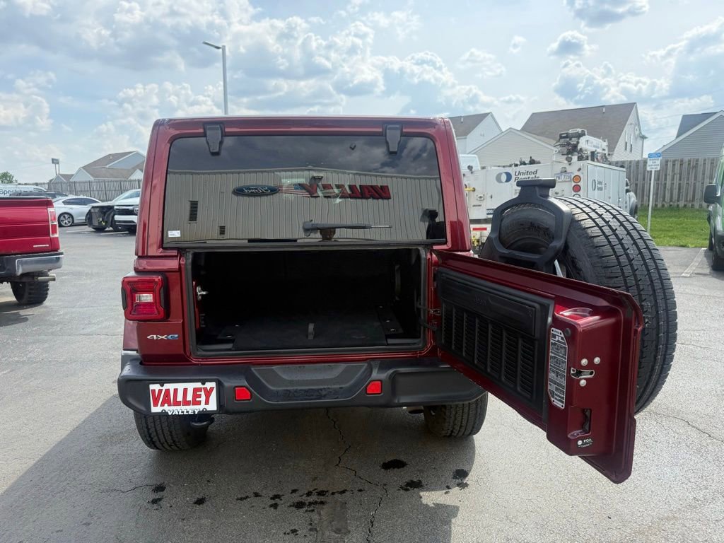 Used 2021 Jeep Wrangler Unlimited Sahara w/ Cold Weather Group AWD/4WD image 47