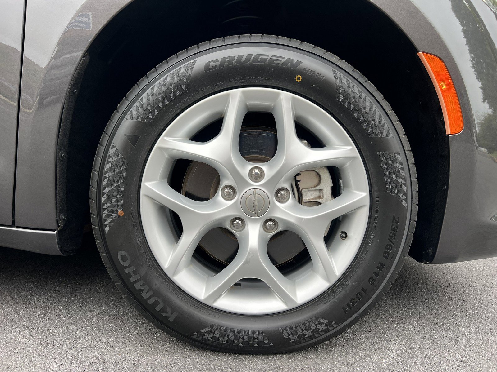 Used 2017 Chrysler Pacifica Touring-L w/ Tire & Wheel Group image 85