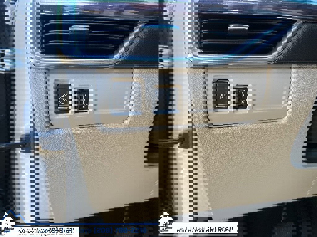 Used 2022 Cadillac XT4 Luxury w/ Cold Weather Package image 20