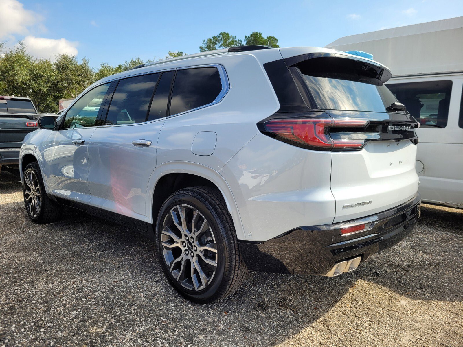 New 2026 GMC Acadia Denali Ultimate image 10