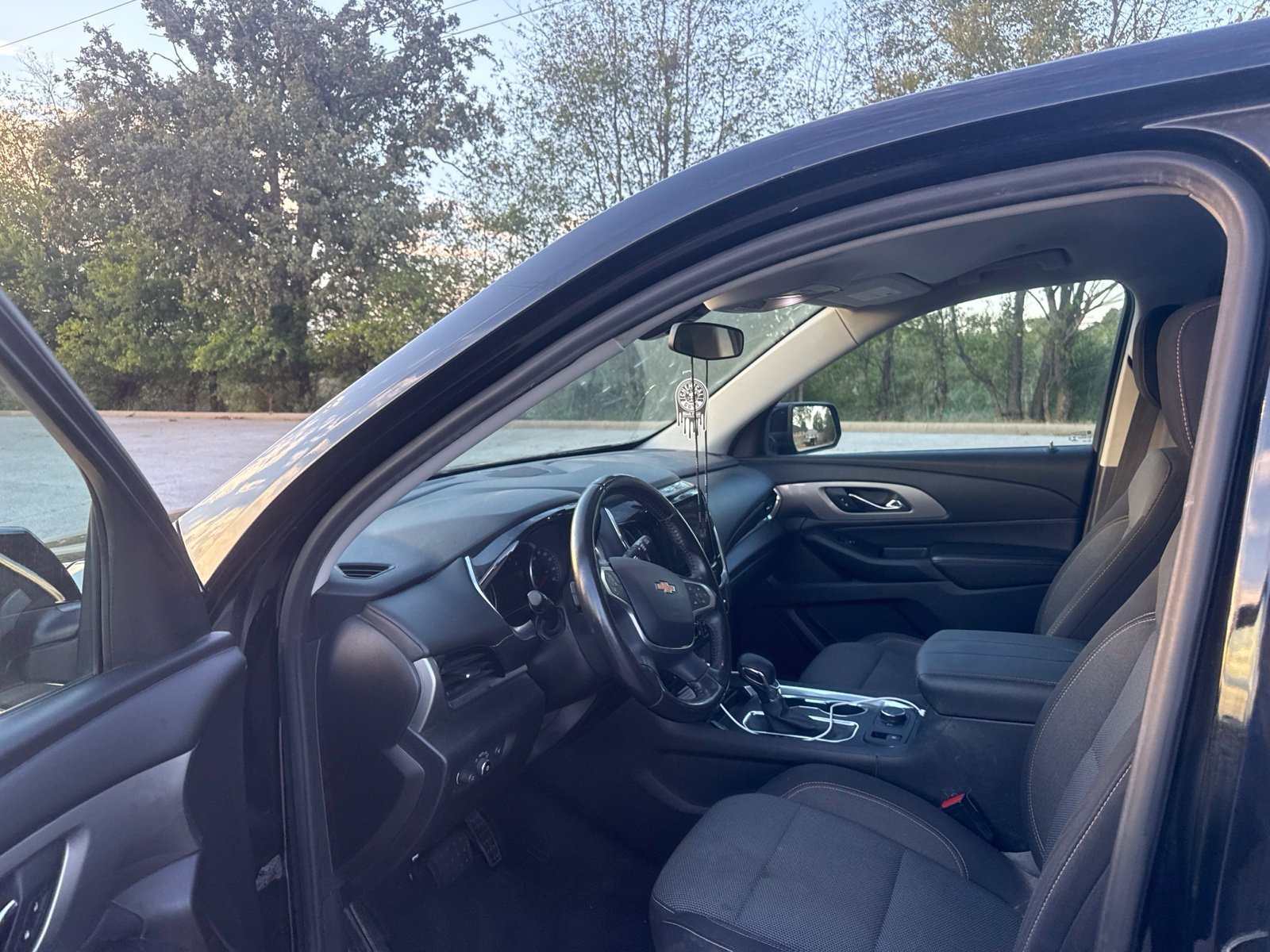 Used 2021 Chevrolet Traverse LT FWD image 5