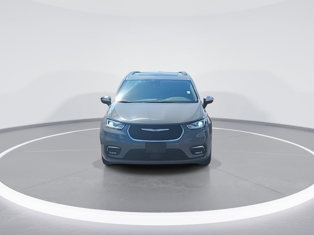 Used 2023 Chrysler Pacifica Limited FWD image 3