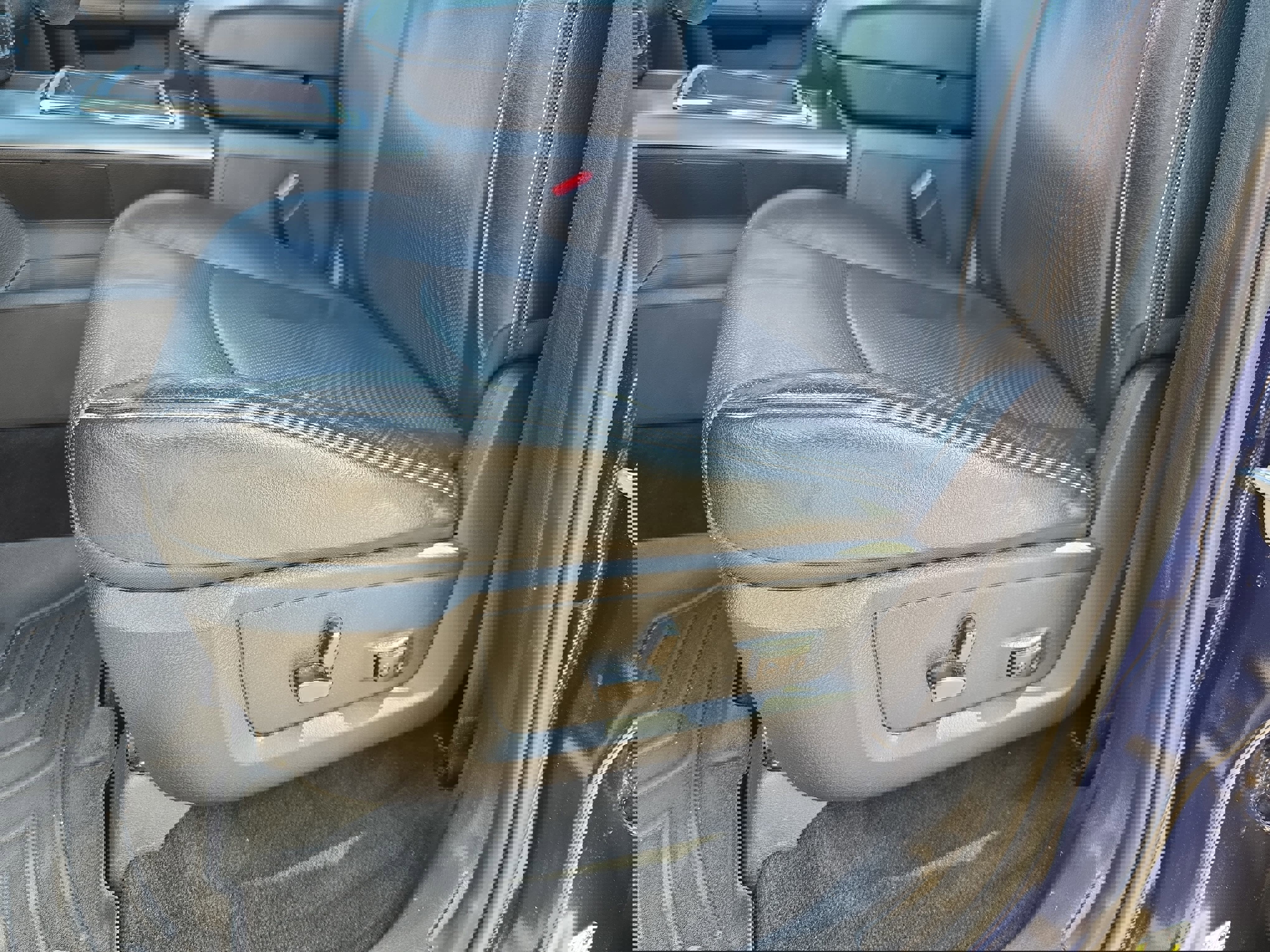 Used 2015 RAM 1500 Sport w/ Convenience Group image 25