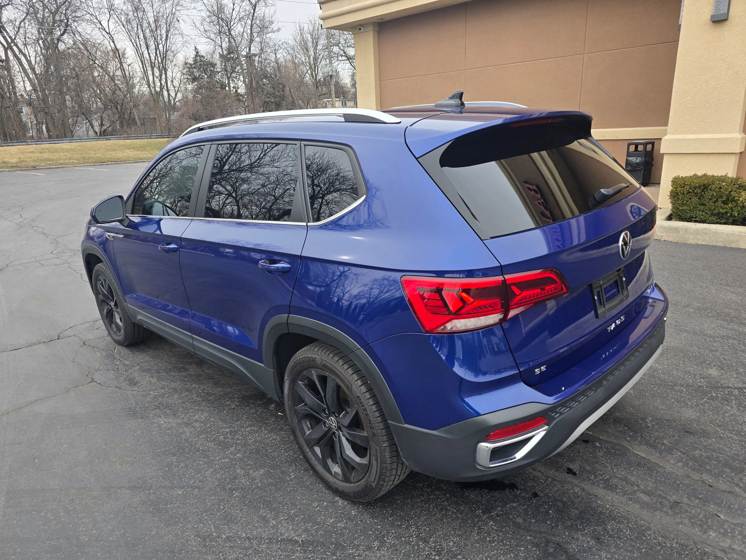 Used 2022 Volkswagen Taos SE image 13