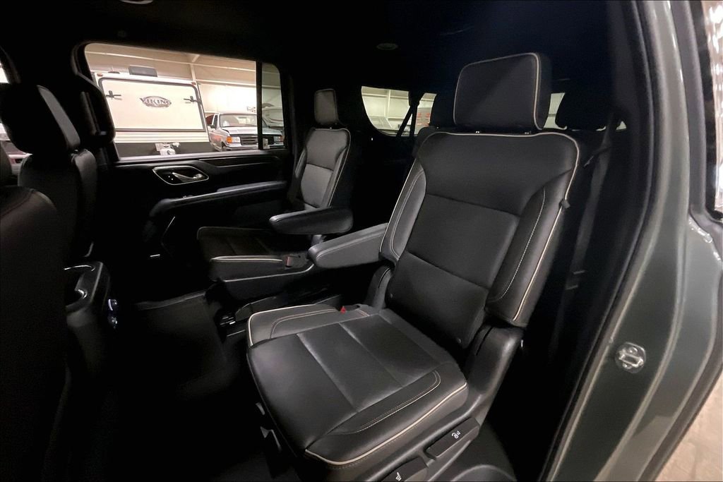 Used 2023 Chevrolet Suburban Premier AWD/4WD image 24