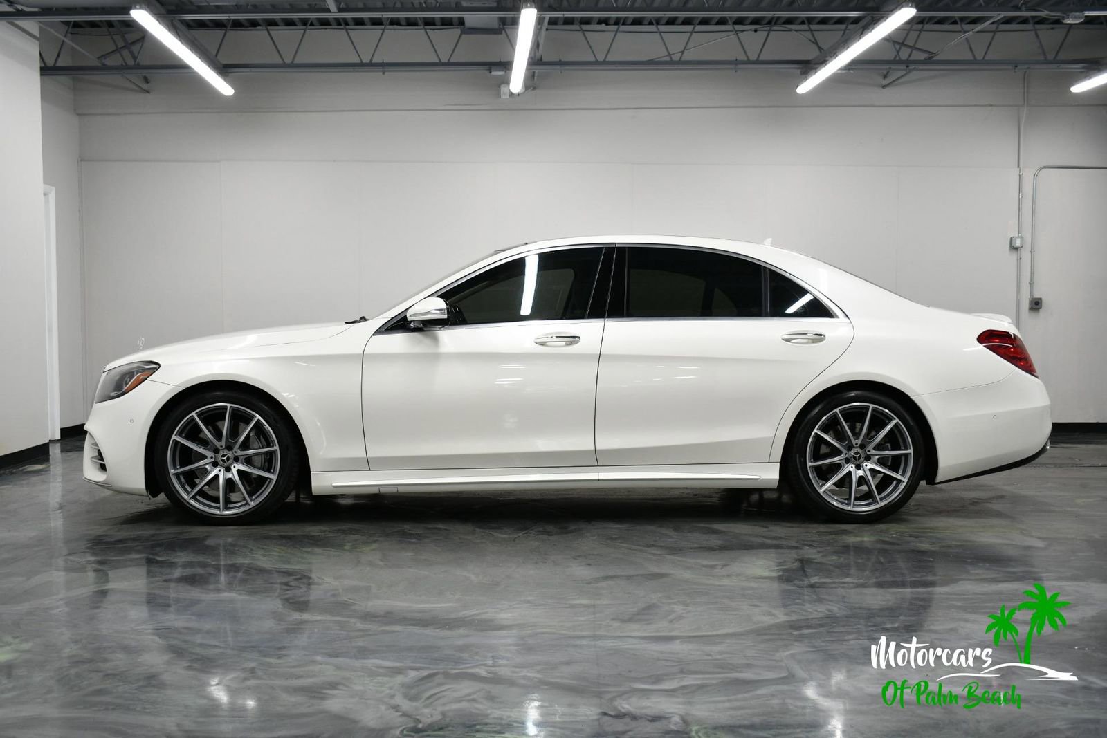 Used 2019 Mercedes-Benz S 560 Sedan image 4