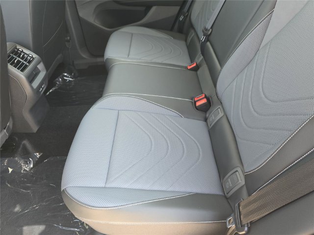 New 2026 Volkswagen Tiguan SE FWD image 12