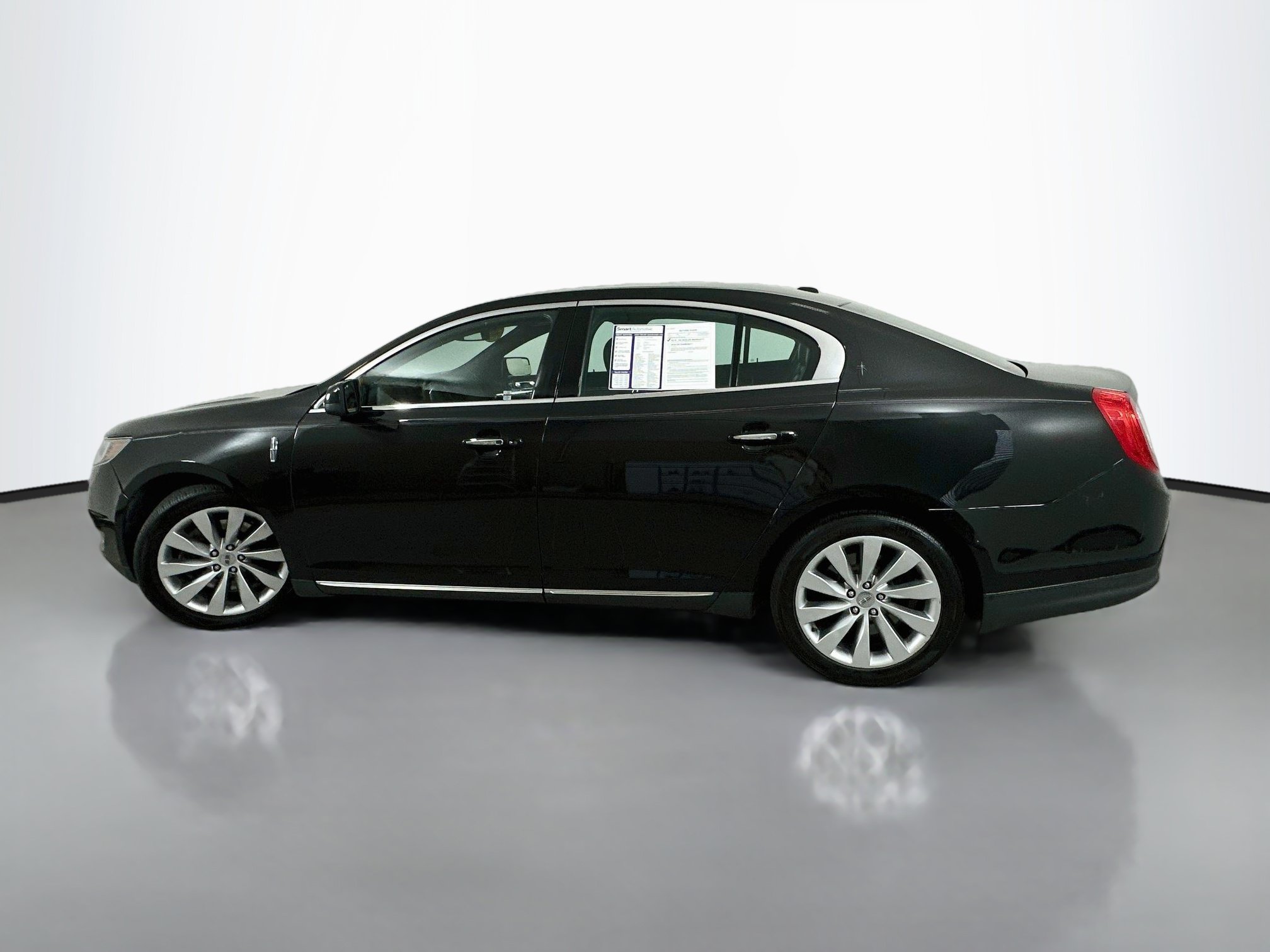 Used 2015 Lincoln MKS FWD image 4