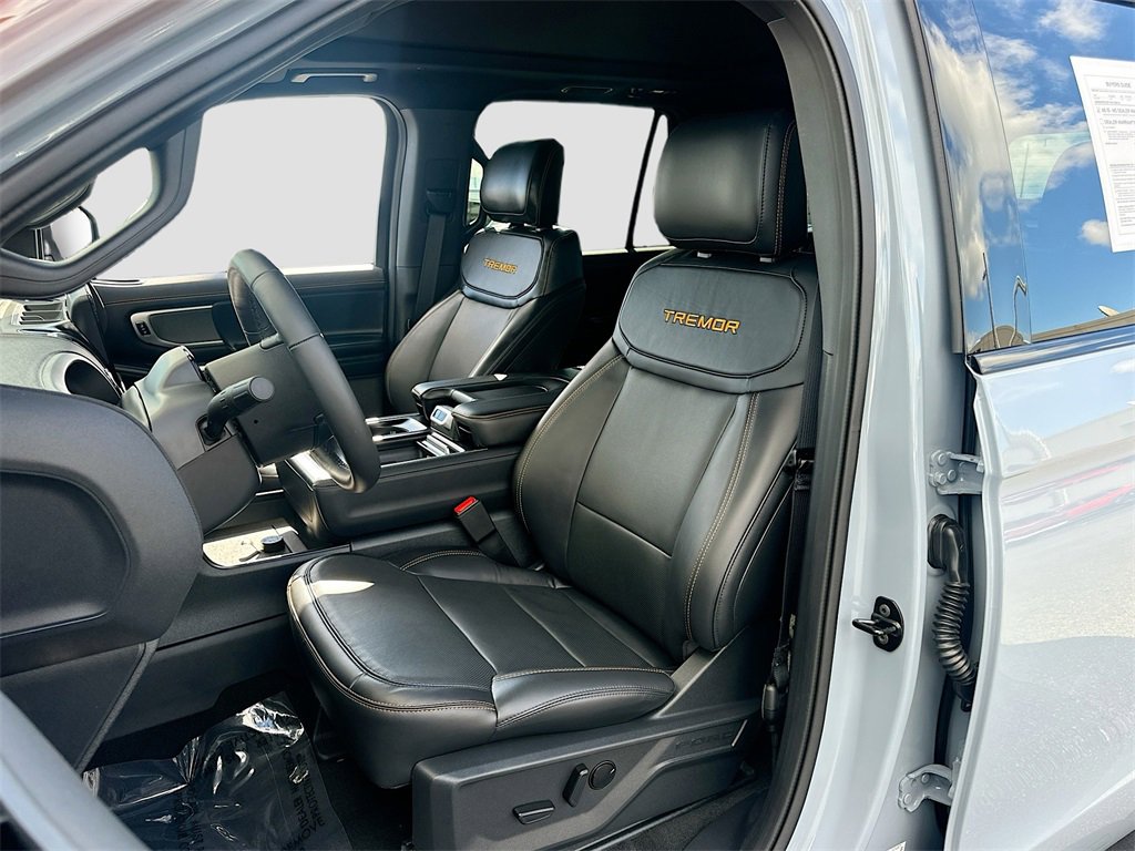 Used 2025 Ford Expedition Tremor image 22