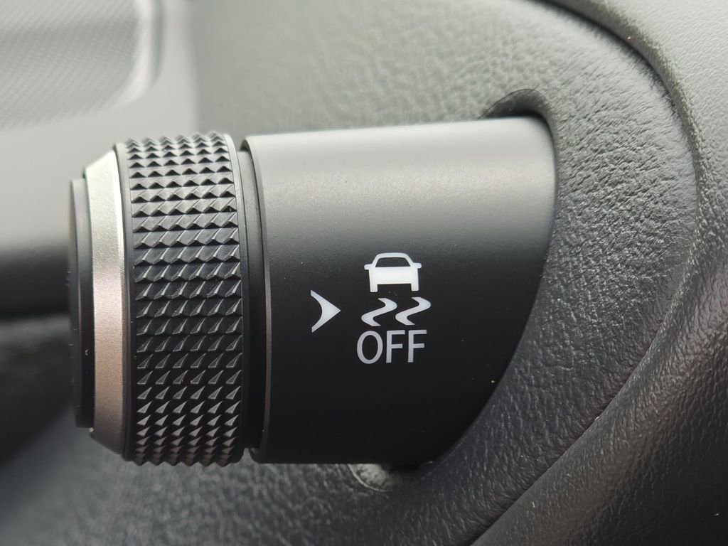 Used 2025 Lexus ES 350 w/ Premium Package FWD image 16
