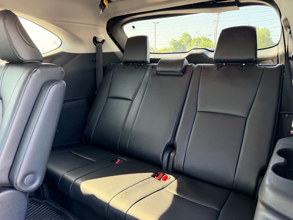 Used 2026 Toyota Highlander XLE image 15