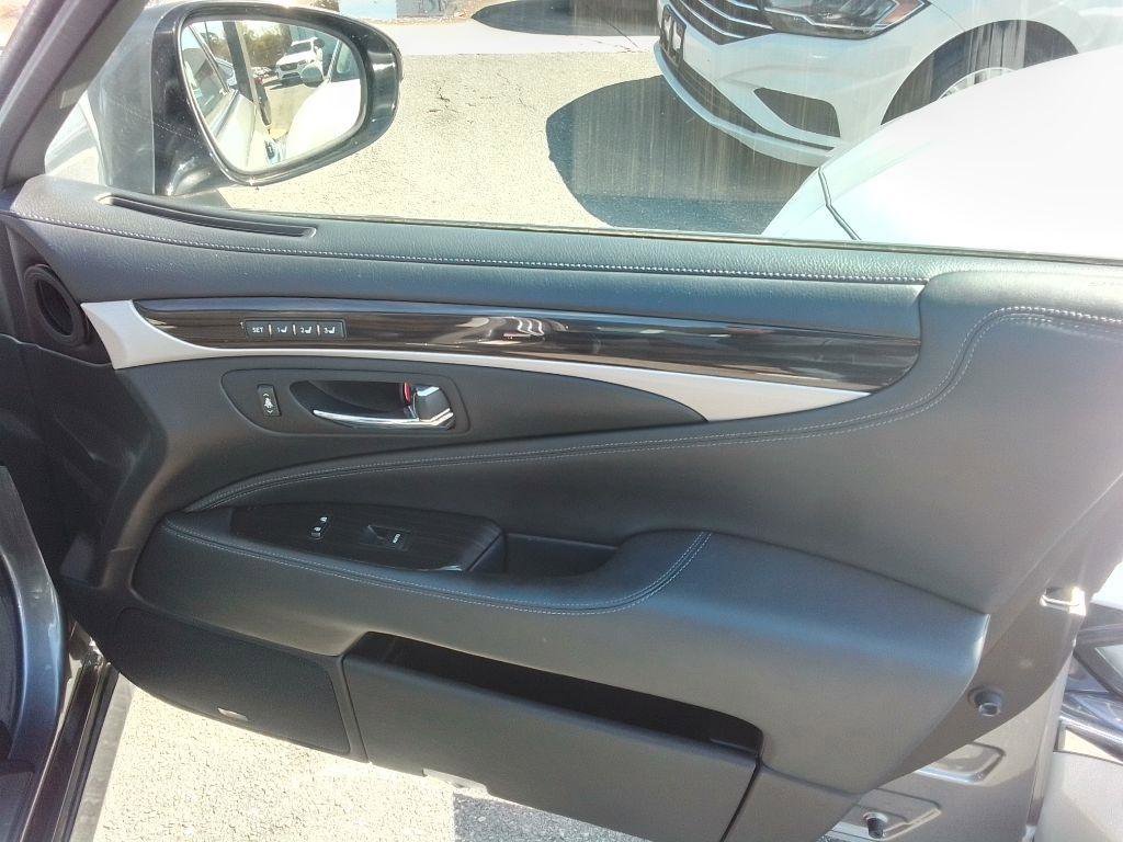 Used 2015 Lexus LS 460 Luxury Sedan w/ Comfort Package image 22