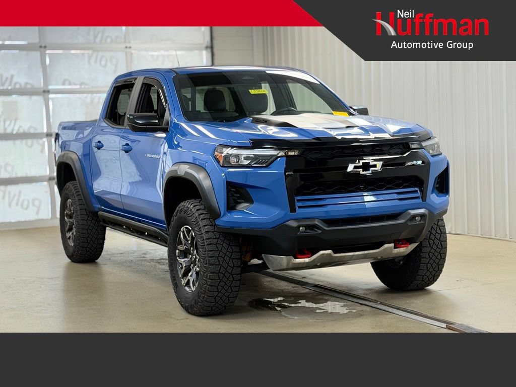 Used 2025 Chevrolet Colorado ZR2 w/ Technology Package AWD/4WD image 1