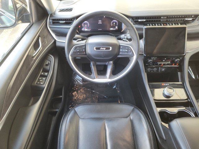 Used 2023 Jeep Grand Cherokee Limited RWD image 15
