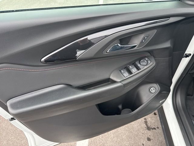 Used 2023 Chevrolet TrailBlazer RS w/ Sun and Liftgate Package image 14