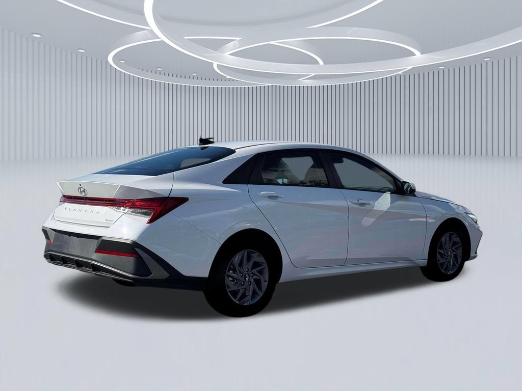 New 2026 Hyundai Elantra Hybrid FWD image 8