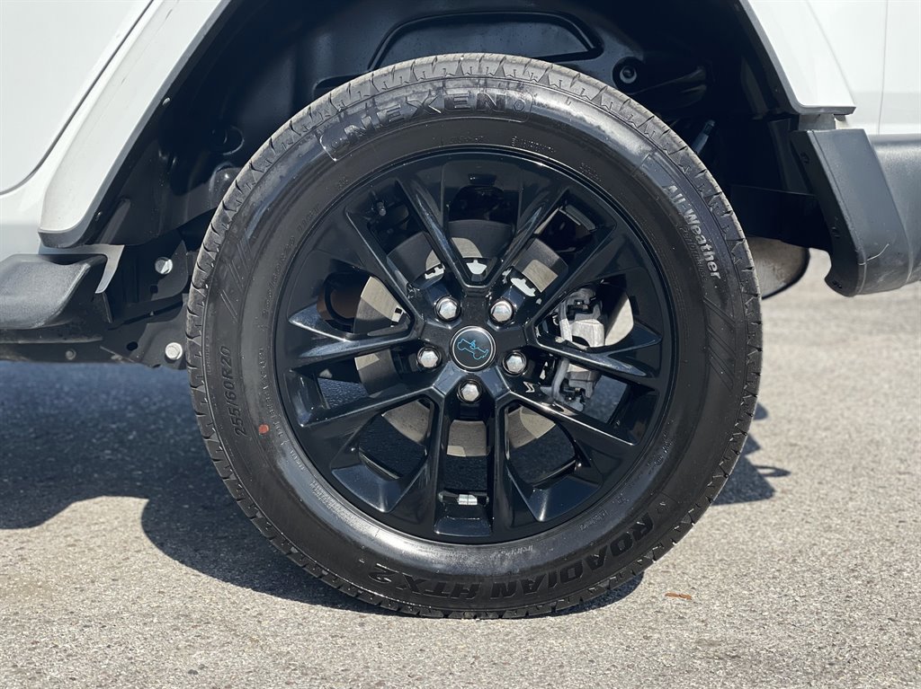 Used 2024 Jeep Wrangler Unlimited Sahara image 38